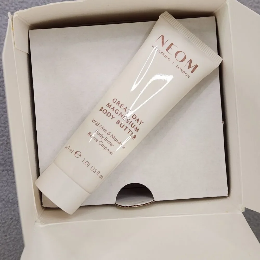 Neom Happiness‎ Scented Candle 2.6oz & Great Day Magnesium Body Butter 1oz Pack